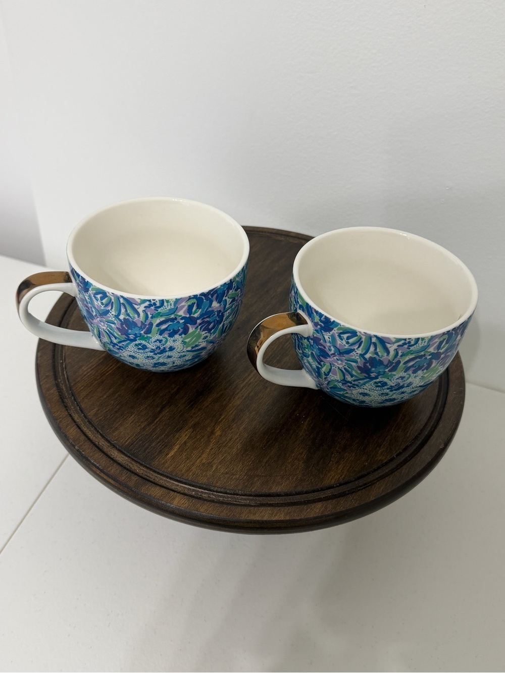 Lilly Pulitzer Ceramic Mug Set of 2 Blue Purple Floral Gold Handle xx Lilly - Picture 6 of 11